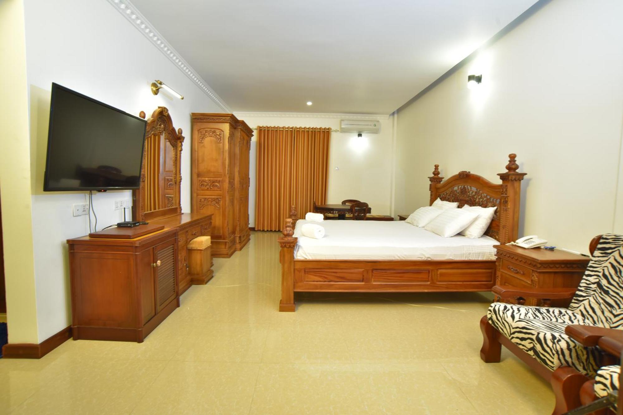 Hotel Queensbury Kaduwela Buitenkant foto